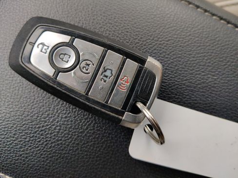 Used 2018 Ford Fusion Titanium image 27