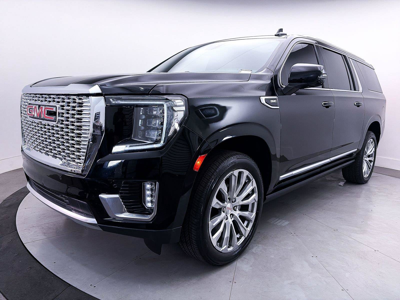 Used 2023 GMC Yukon XL Denali AWD/4WD image 14