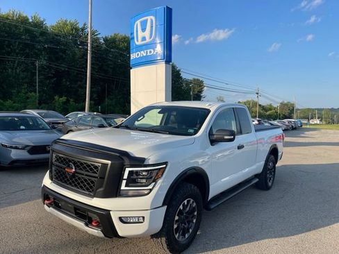 Used 2020 Nissan Titan PRO-4X AWD/4WD image 2