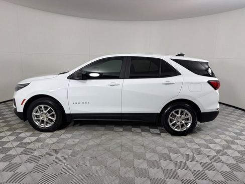 Used 2022 Chevrolet Equinox LS w/ LPO, Floor Liner Package AWD/4WD image 7