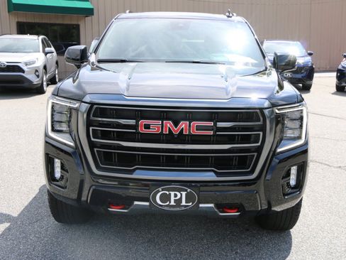Used 2024 GMC Yukon AT4 w/ Technology Package AWD/4WD image 11