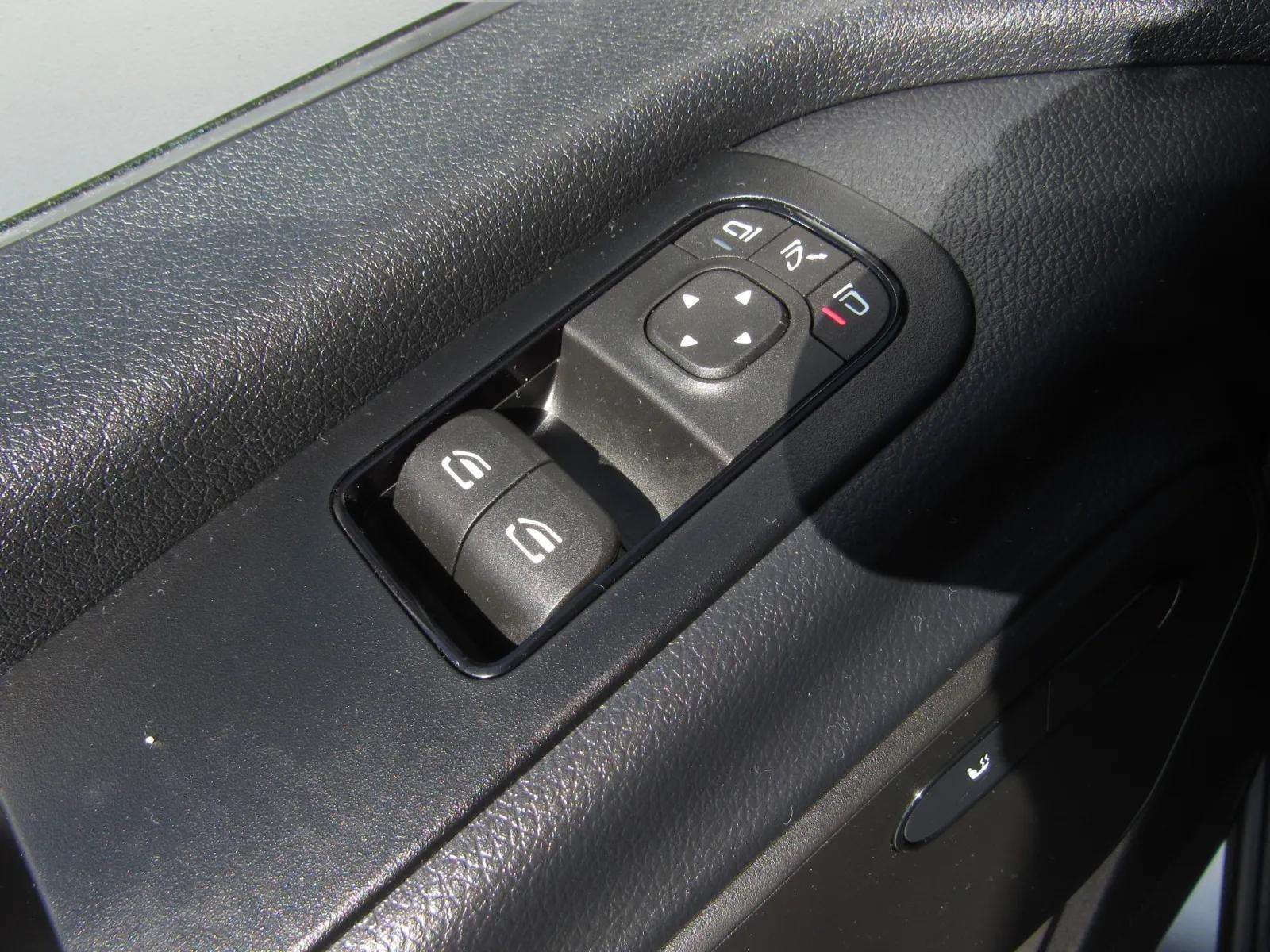 Used 2024 Mercedes-Benz Sprinter 2500 image 21