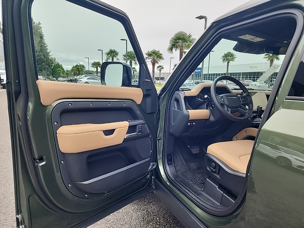 New 2026 Land Rover Defender 110 X-Dynamic SE AWD/4WD image 9