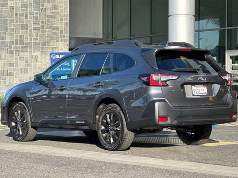 Certified 2025 Subaru Outback Onyx Edition w/ Tech Package 2 image 6