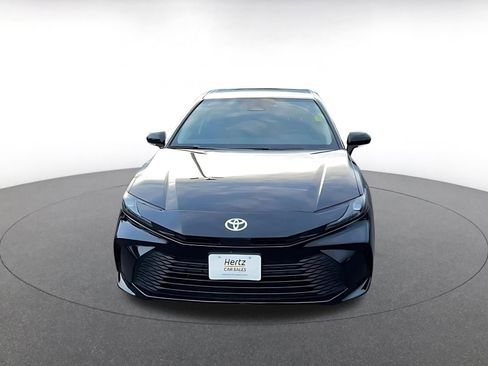 Used 2025 Toyota Camry LE image 4