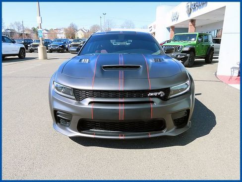 Used 2022 Dodge Charger SRT Hellcat w/ Harman/Kardon Audio Group image 2