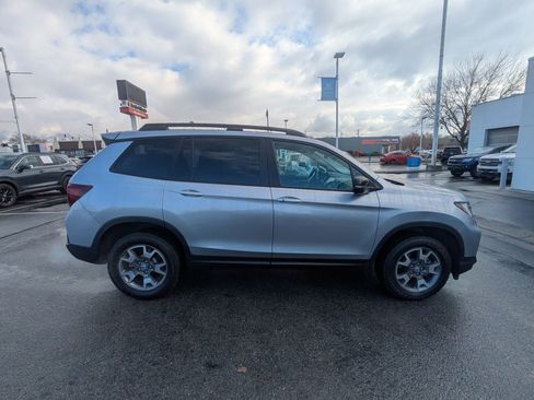 Certified 2023 Honda Passport TrailSport image 2