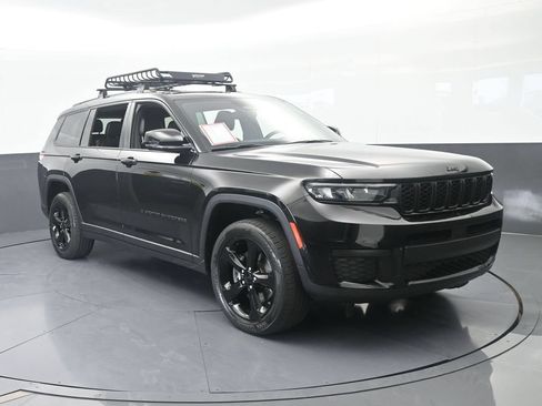 Used 2022 Jeep Grand Cherokee L Laredo RWD image 9