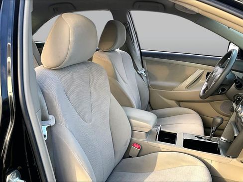 Used 2011 Toyota Camry LE w/ LE Extra-Value Pkg FWD image 8