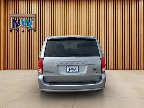 Used 2016 Dodge Grand Caravan SE w/ Quick Order Package 29E SE FWD image 23