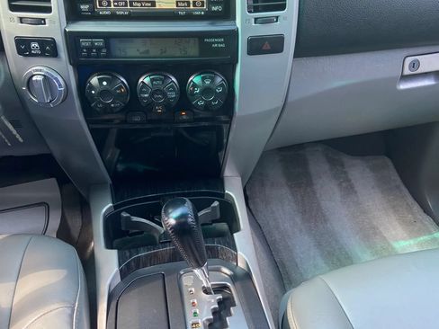 Used 2007 Toyota 4Runner Limited AWD/4WD image 11