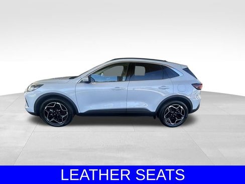 Used 2025 Ford Escape Platinum w/ Class II Trailer Tow Package image 8