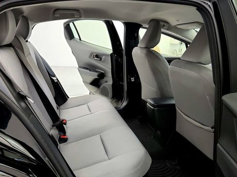 Used 2024 Toyota Prius LE AWD/4WD image 18