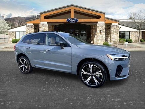 Used 2024 Volvo XC60 B5 Ultimate w/ Protection Package Premier AWD/4WD image 3