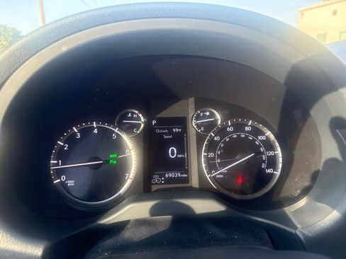 Used 2021 Lexus GX 460 Luxury w/ Off Road Package AWD/4WD image 15