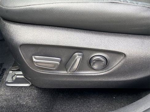 Certified 2025 Toyota Grand Highlander XLE image 23