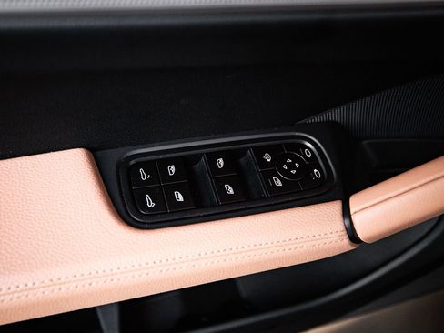Certified 2026 Porsche Cayenne AWD/4WD image 22