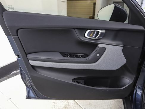 Used 2022 Polestar Polestar 2 w/ Performance Package AWD/4WD image 9