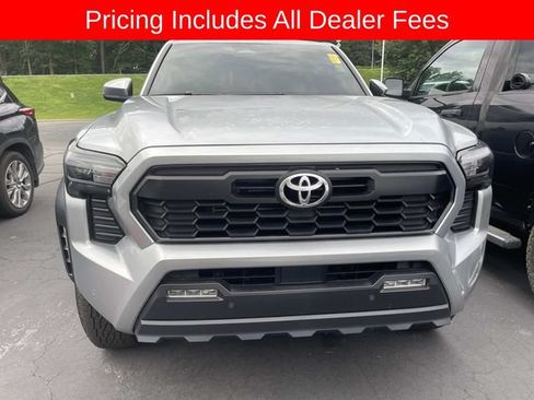 Used 2024 Toyota Tacoma TRD Off-Road w/ TRD Off Road Upgrade Package AWD/4WD image 13