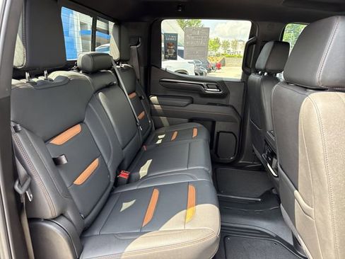 Used 2025 GMC Sierra 1500 AT4 w/ AT4 Premium Package AWD/4WD image 31