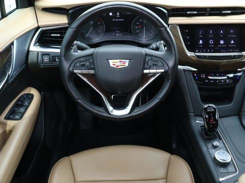 Used 2024 Cadillac XT6 Sport w/ Platinum Package image 15