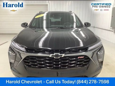 Certified 2025 Chevrolet Trax RS FWD image 5