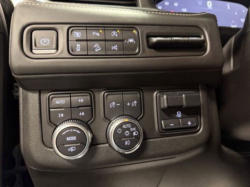 Used 2023 GMC Yukon Denali Ultimate image 22