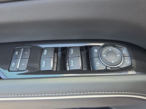 Certified 2023 Cadillac Escalade Premium Luxury w/ Performance Package AWD/4WD image 29