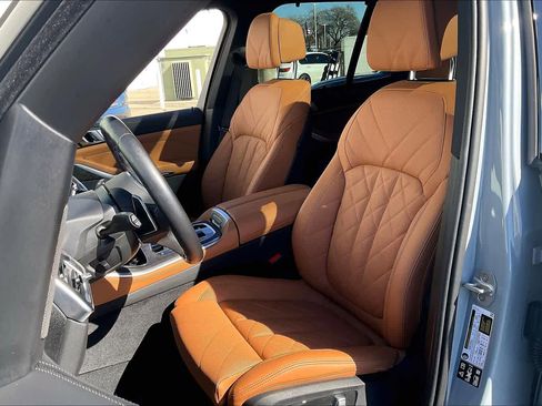 Used 2025 BMW X5 M60i image 28