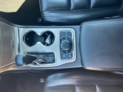 Used 2017 Jeep Grand Cherokee Limited AWD/4WD image 32