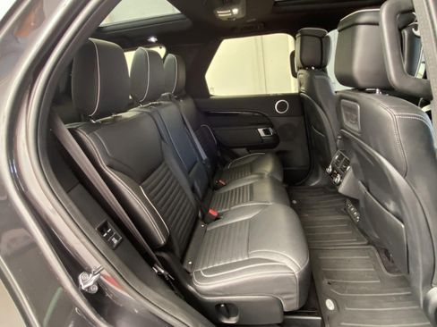 Used 2021 Land Rover Discovery HSE R-Dynamic AWD/4WD image 13
