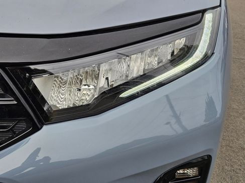 Used 2025 Honda Odyssey Elite image 12