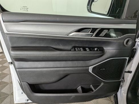 New 2026 Jeep Grand Wagoneer 4WD image 15