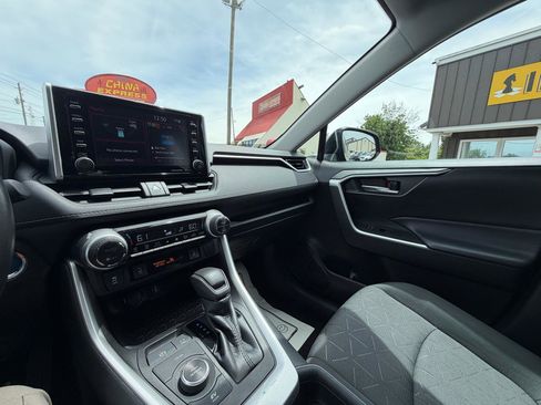 Used 2021 Toyota RAV4 XLE w/ Convenience Package AWD/4WD image 23