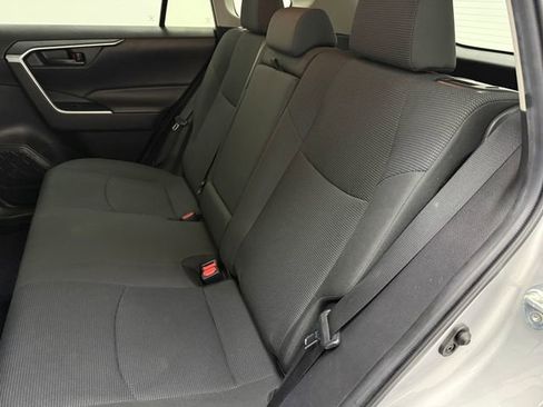 Used 2020 Toyota RAV4 LE FWD image 34