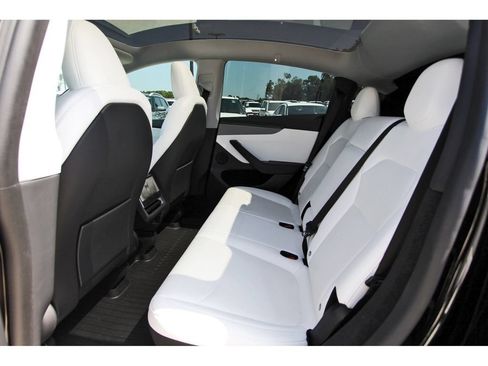 Used 2026 Tesla Model Y 2WD image 10