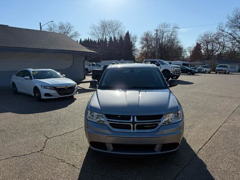 Used 2020 Dodge Journey SE w/ SE Popular Equipment Group image 2