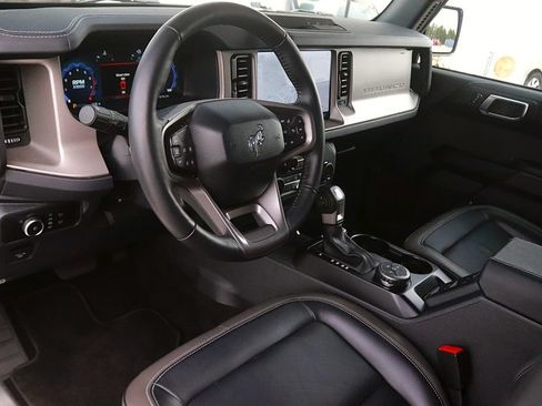 Used 2025 Ford Bronco Outer Banks AWD/4WD image 14