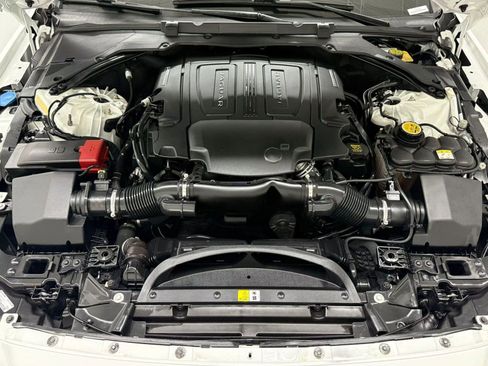 Used 2018 Jaguar XF S image 30