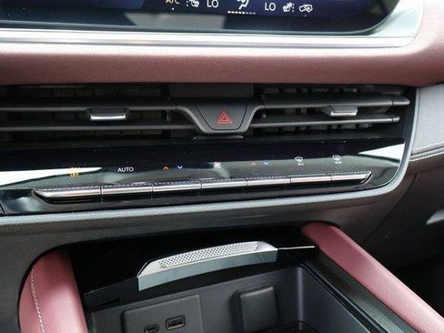 New 2025 Buick Envision Sport Touring image 32