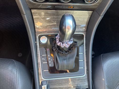 Used 2018 Volkswagen Passat 2.0T SE image 15