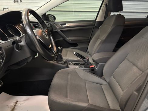 Used 2019 Volkswagen Golf S FWD image 8
