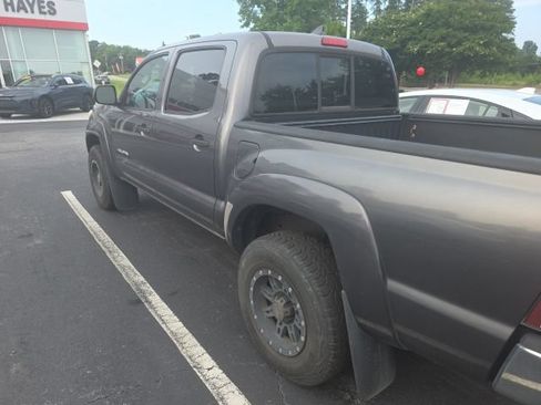 Used 2014 Toyota Tacoma PreRunner w/ SR5 Package RWD image 11
