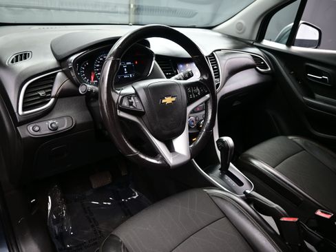 Used 2022 Chevrolet Trax LT w/ Driver Confidence Package AWD/4WD image 12