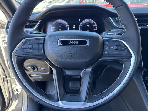 New 2025 Jeep Grand Cherokee Laredo X image 7