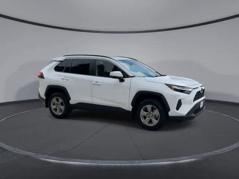 Used 2024 Toyota RAV4 XLE w/ Convenience Package FWD image 2