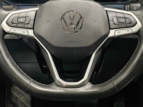 Used 2023 Volkswagen Taos SE AWD/4WD image 5
