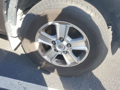 Used 2018 Toyota Tundra SR5 w/ SR5 Upgrade Package image 3