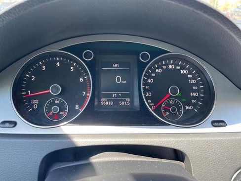Used 2010 Volkswagen Passat Komfort FWD image 38