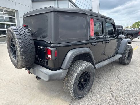 Used 2018 Jeep Wrangler Unlimited Sport AWD/4WD image 5